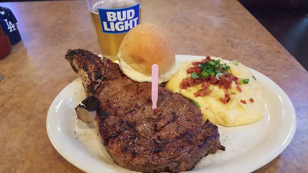 Blake Street Sports Bar | restaurant | 2101 Milam St, Columbus, TX 78934, USA | 9797325757 OR +1 979-732-5757