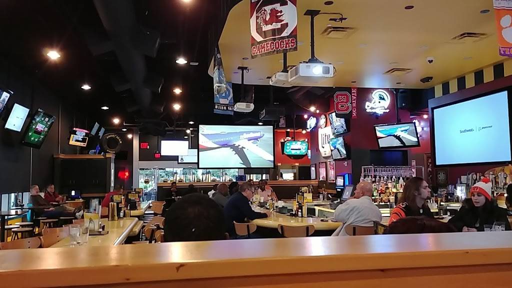 Buffalo Wild Wings | meal takeaway | 400 E M.L.K. Jr Blvd Suite B, Charlotte, NC 28202, USA | 7049719464 OR +1 704-971-9464