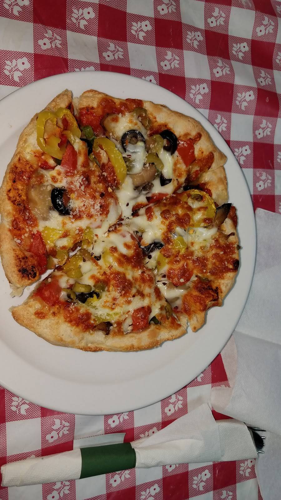 Jeromes Pizza | restaurant | 108 S Ledgerwood St, Carlisle, IN 47838, USA | 8123982000 OR +1 812-398-2000