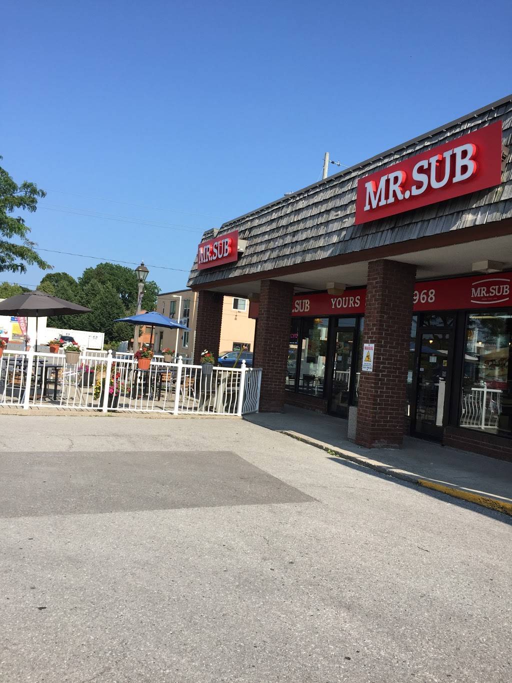 Mr.Sub | restaurant | 370 Brock St S, Whitby, ON L1N 4K4, Canada | 9056683738 OR +1 905-668-3738