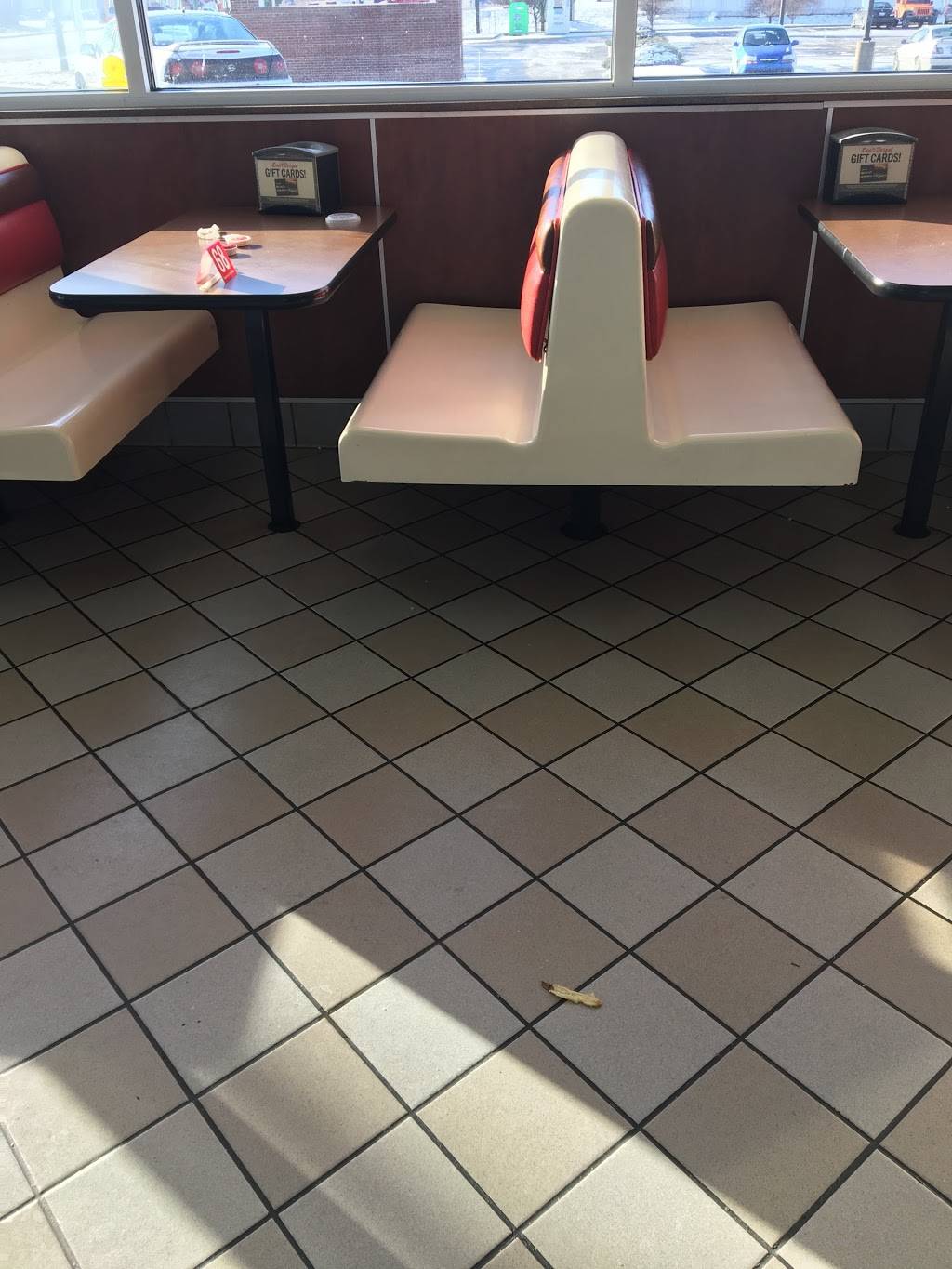 Hardees | restaurant | 5160 E Southport Rd, Indianapolis, IN 46237, USA | 3177843216 OR +1 317-784-3216