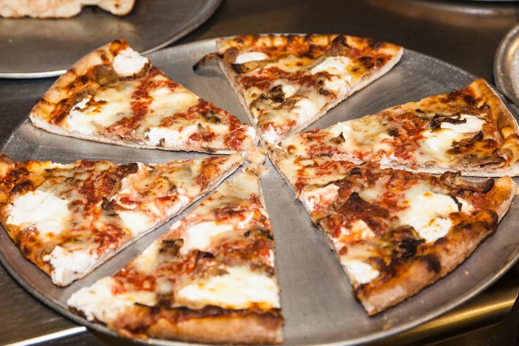 Glenville Pizza | restaurant | 243 Glenville Rd, Greenwich, CT 06831, USA | 2035321691 OR +1 203-532-1691