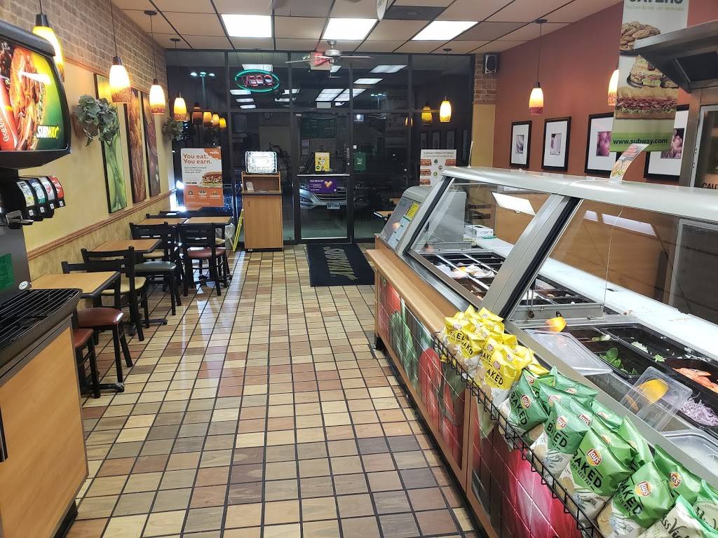 Subway | restaurant | 11812 Belleville Rd, Belleville, MI 48111, USA | 7346977782 OR +1 734-697-7782