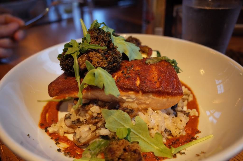 Black Sheep Social Club | restaurant | 600 1st St SE, Cedar Rapids, IA 52401, USA | 3192007070 OR +1 319-200-7070