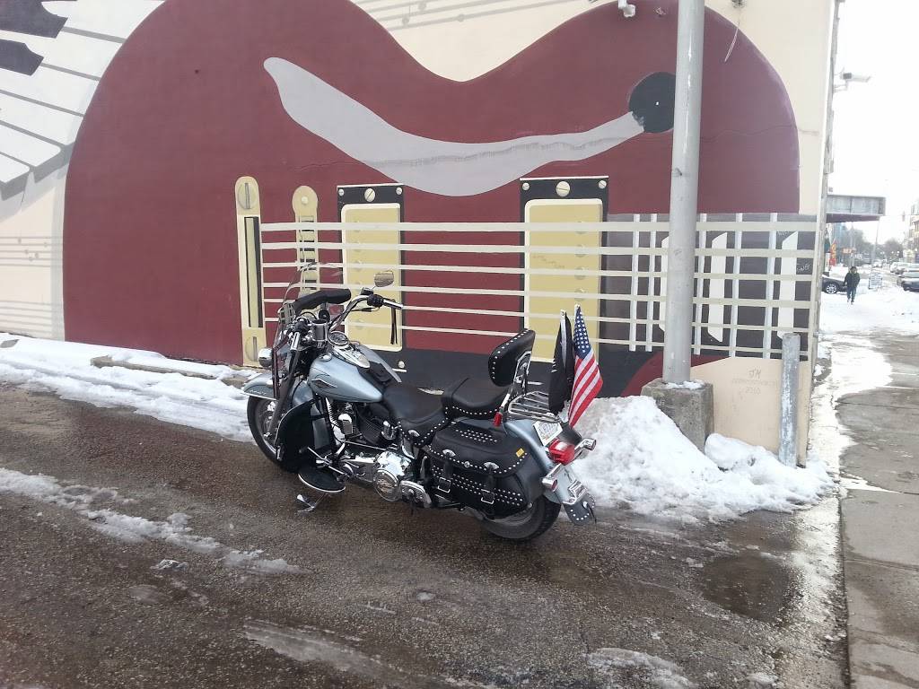 Berties Music Bar | restaurant | 1129 E Main St, Richmond, IN 47374, USA | 7659665252 OR +1 765-966-5252