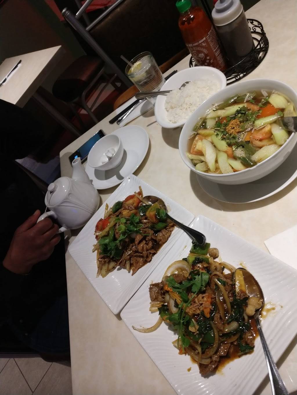 Cam Ranh Bay Pho & Grill | restaurant | 2646 University Blvd W, Wheaton, MD 20902, USA | 3019331886 OR +1 301-933-1886