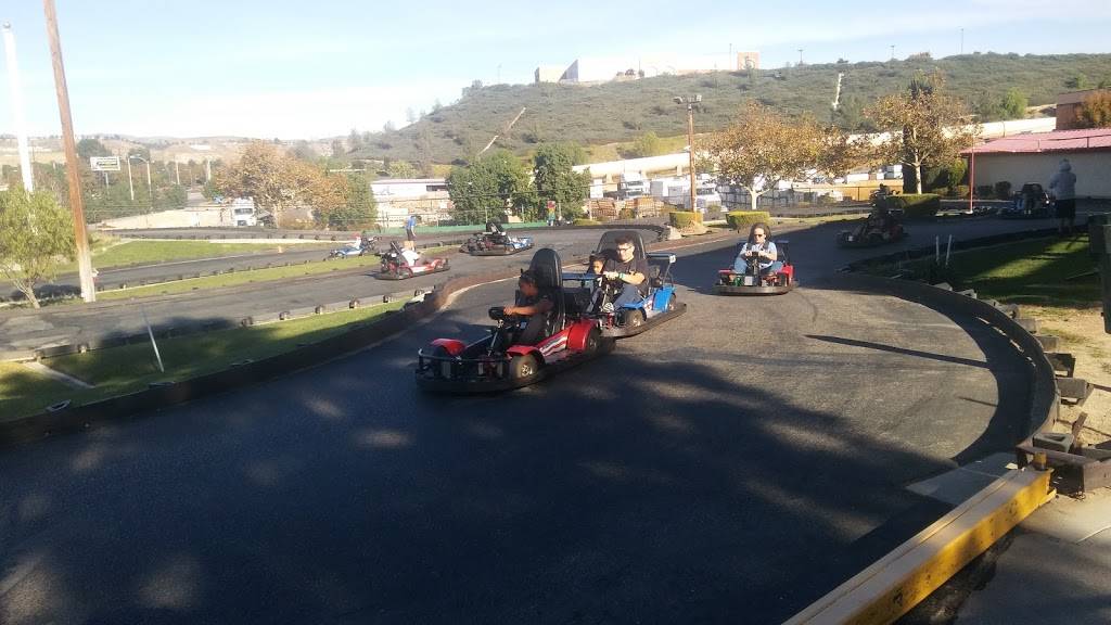 Mountasia Family Fun Center | restaurant | 21516 Golden Triangle Rd, Santa Clarita, CA 91350, USA | 6612534386 OR +1 661-253-4386