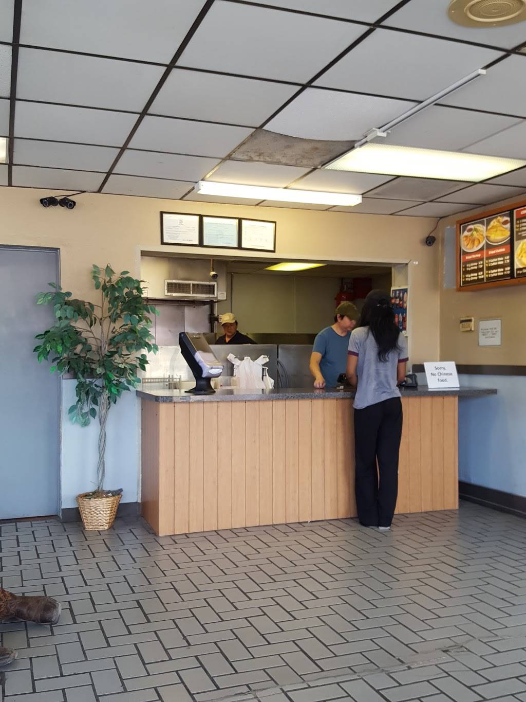 Seafood Connection | restaurant | 1427 E Illinois Ave, Dallas, TX 75216, USA | 2143759898 OR +1 214-375-9898