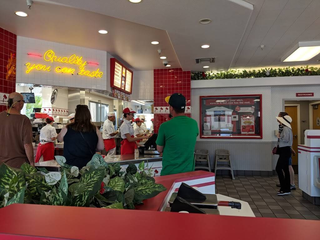 In-N-Out Burger | restaurant | 895 Cochrane Rd, Morgan Hill, CA 95037, USA | 8007861000 OR +1 800-786-1000