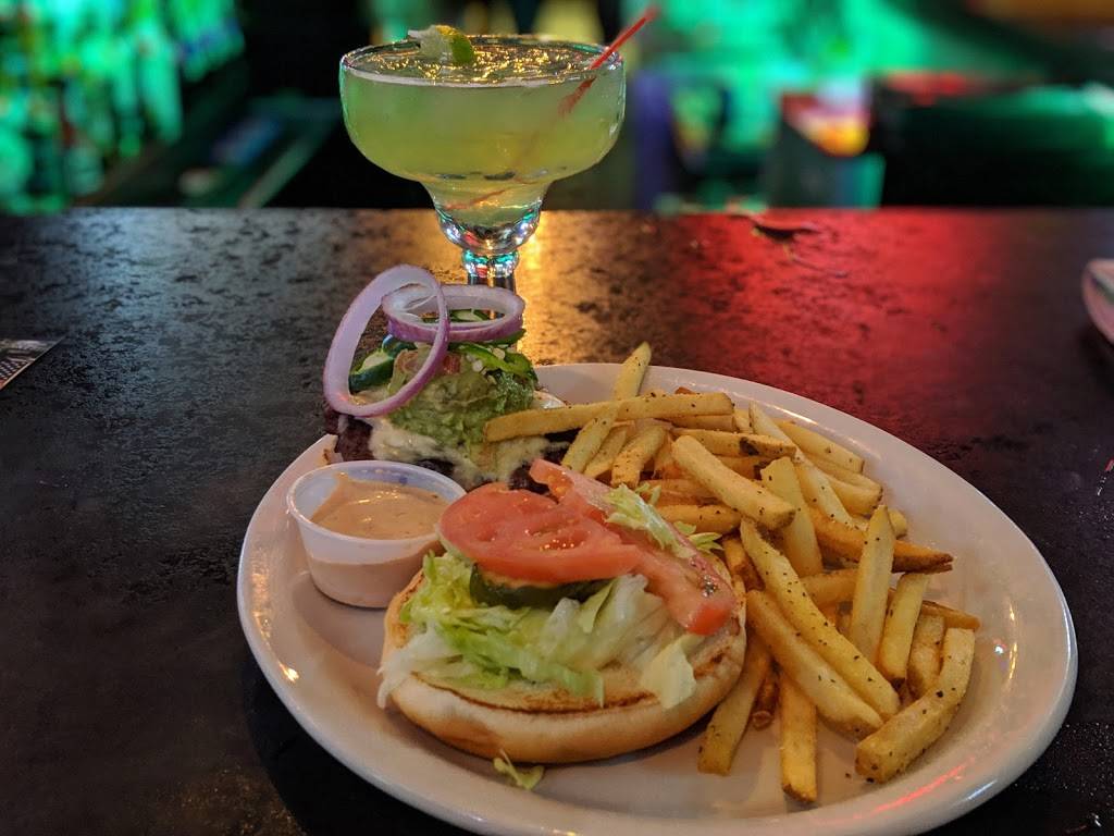 Louis Bar & Grill | restaurant | 1018 S College St, Winchester, TN 37398, USA | 9313135556 OR +1 931-313-5556