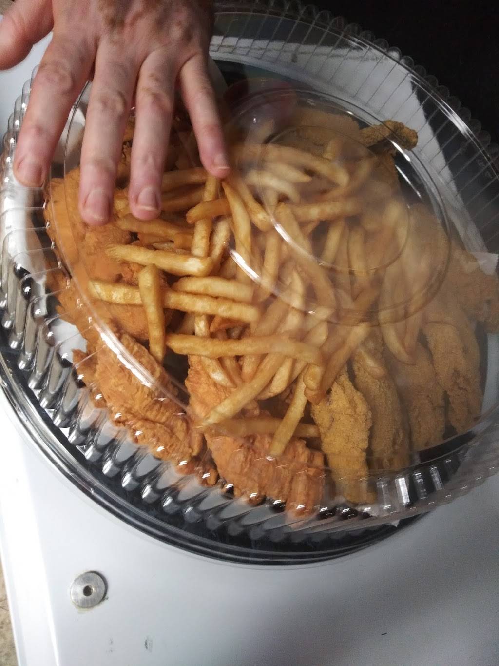 Captain Hooks | restaurant | 3212 Mahoning Ave, Youngstown, OH 44509, USA | 3307074448 OR +1 330-707-4448