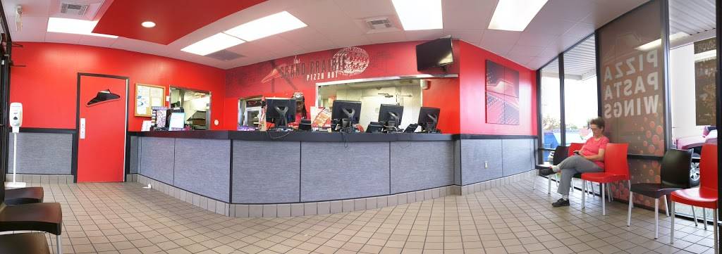 Pizza Hut | restaurant | 3502 S Carrier Pkwy Ste E, Grand Prairie, TX 75052, USA | 9726428444 OR +1 972-642-8444