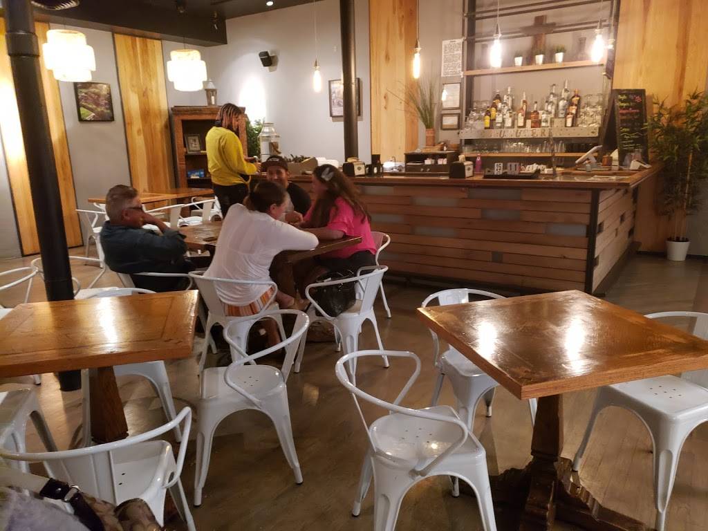 Monses Pupuseria | restaurant | 115 S 25th St, Colorado Springs, CO 80904, USA | 7194730877 OR +1 719-473-0877