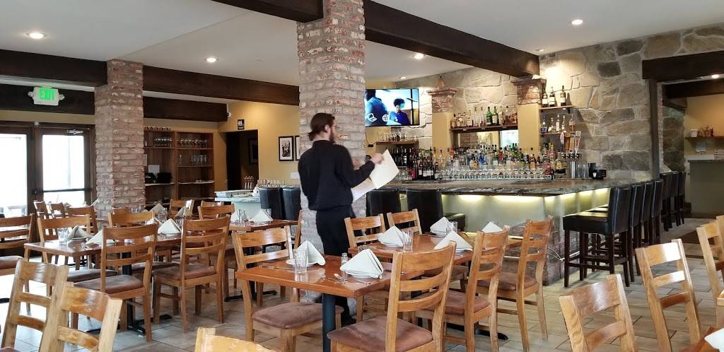 VIA UNO Cucina Italiana & Bar | meal takeaway | 2810 Cabrillo Hwy N, Half Moon Bay, CA 94019, USA | 6505608858 OR +1 650-560-8858