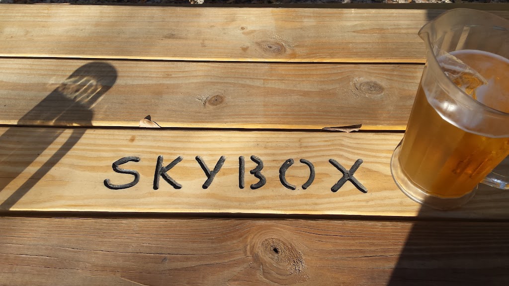 Skybox Sports Bar & Grill | restaurant | 2581 Crawfordville Hwy, Crawfordville, FL 32327, USA | 8509269771 OR +1 850-926-9771