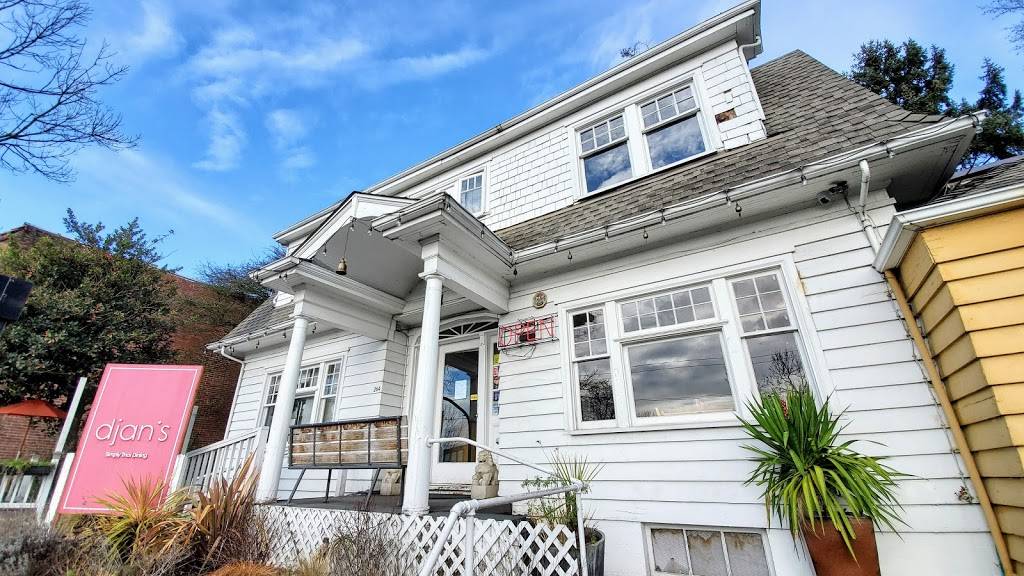 Djans Dining Thai Restaurant | restaurant | 264 NE 45th St, Seattle, WA 98105, USA | 2066333526 OR +1 206-633-3526