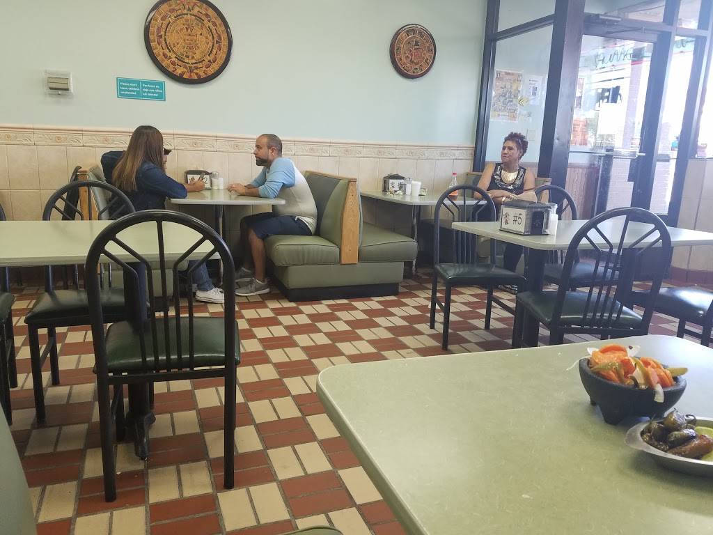 Indio Restaurant | restaurant | 6037 W Cermak Rd, Cicero, IL 60804, USA | 7088635714 OR +1 708-863-5714