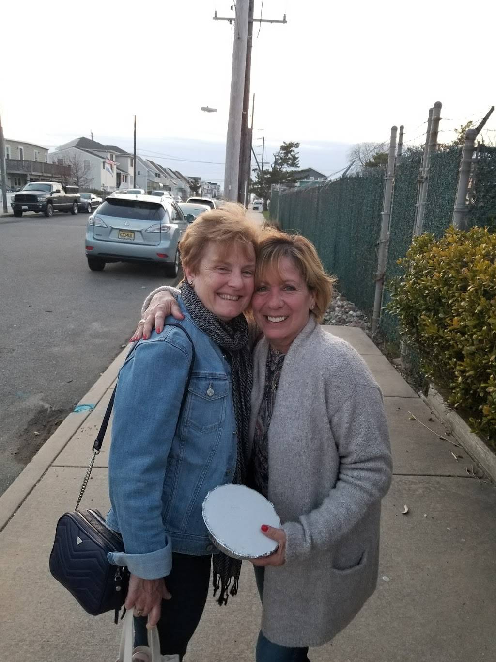 Carmens | restaurant | 1816, 122 N Bay Ave, Beach Haven, NJ 08008, USA | 6098489650 OR +1 609-848-9650