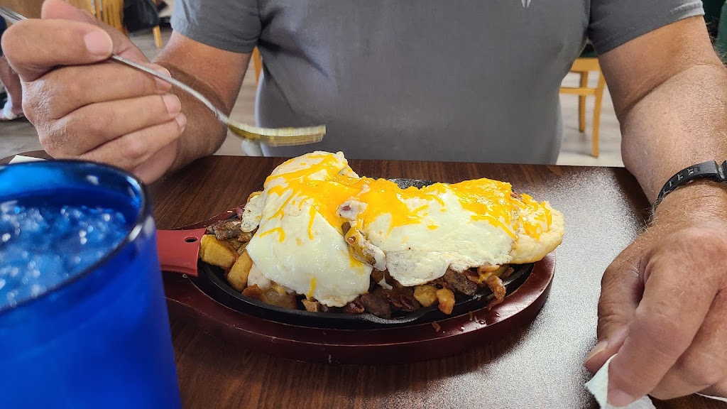 Hitchin Post Cafe Inc | restaurant | 10903 Lithia Pinecrest Rd, Lithia, FL 33547, USA | 8137374026 OR +1 813-737-4026