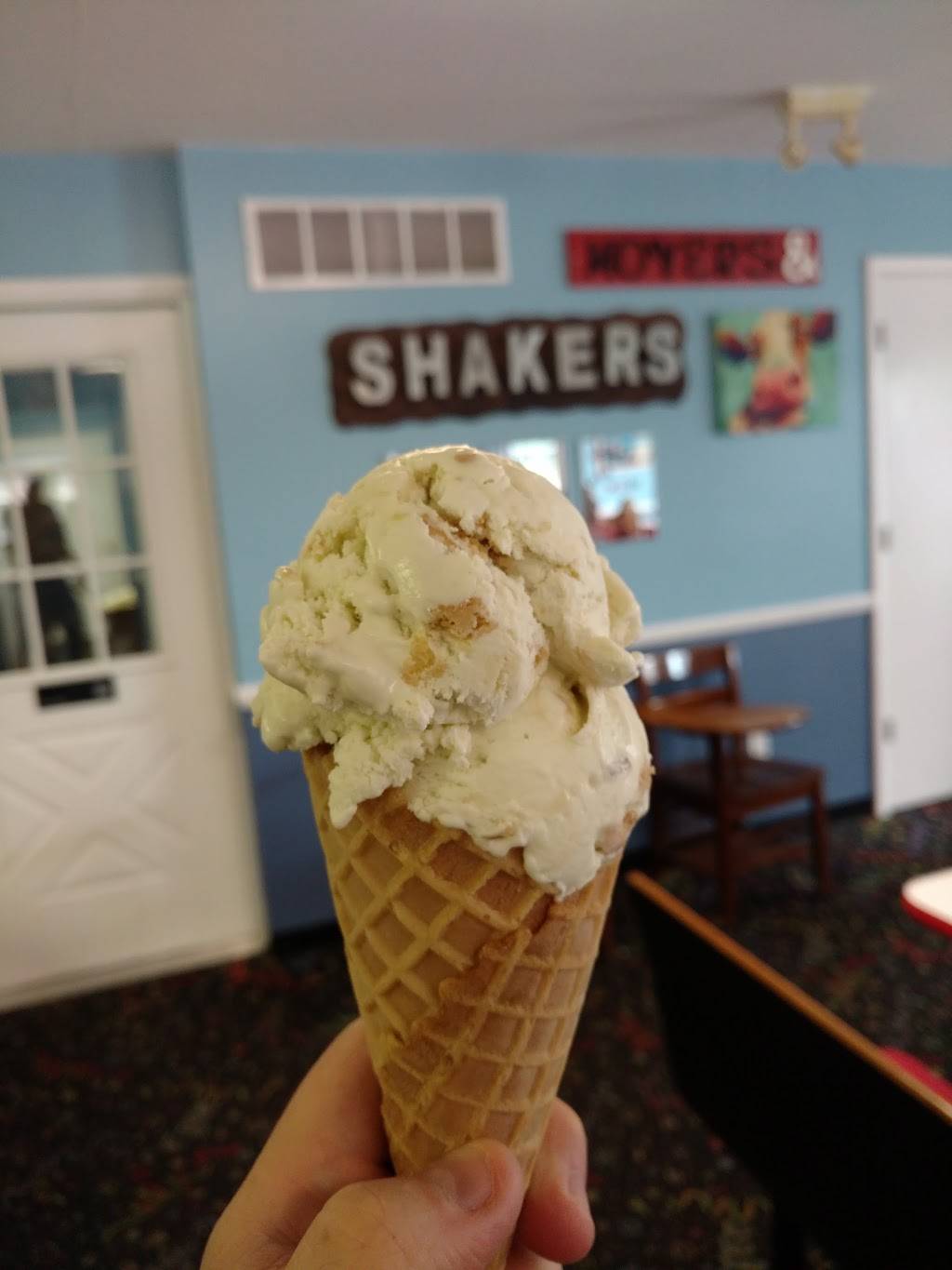 Shakers Ice Cream Parlor | restaurant | 6685 Main St, Caseville, MI 48725, USA | 9894602631 OR +1 989-460-2631