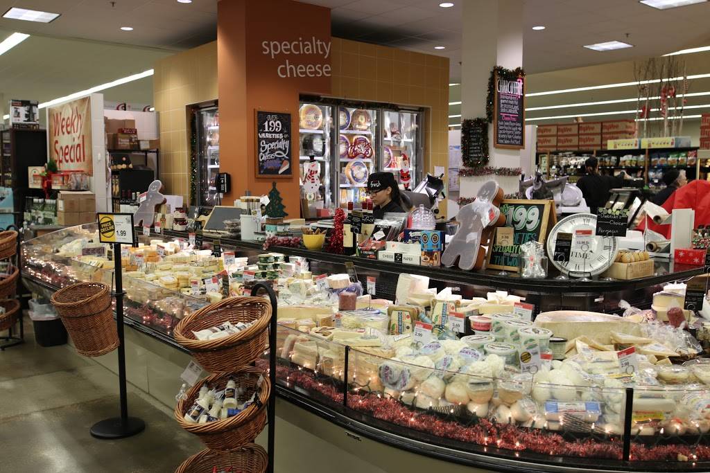 Hy-Vee | bakery | 1651 Midtown Rd, Peru, IL 61354, USA | 8152235219 OR +1 815-223-5219