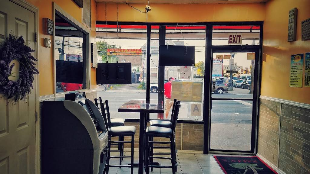 Sallys Fish and Things | restaurant | 8922 Flatlands Ave, Brooklyn, NY 11236, USA | 7187637000 OR +1 718-763-7000