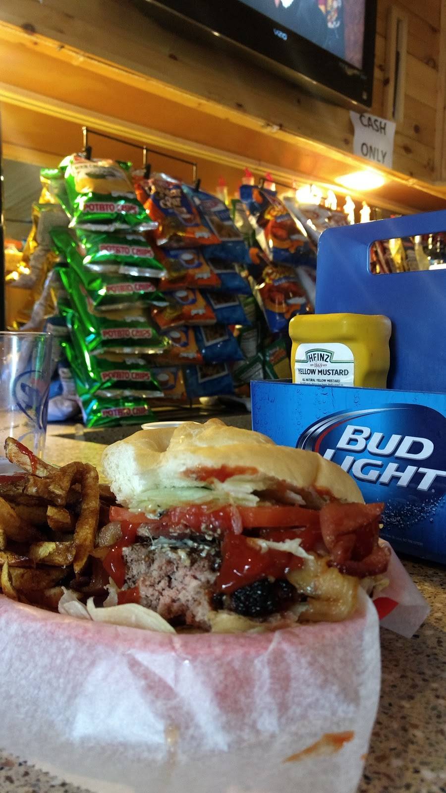 Nips Park Avenue Saloon | restaurant | 135 Park Ave, Binghamton, NY 13903, USA | 6077242215 OR +1 607-724-2215