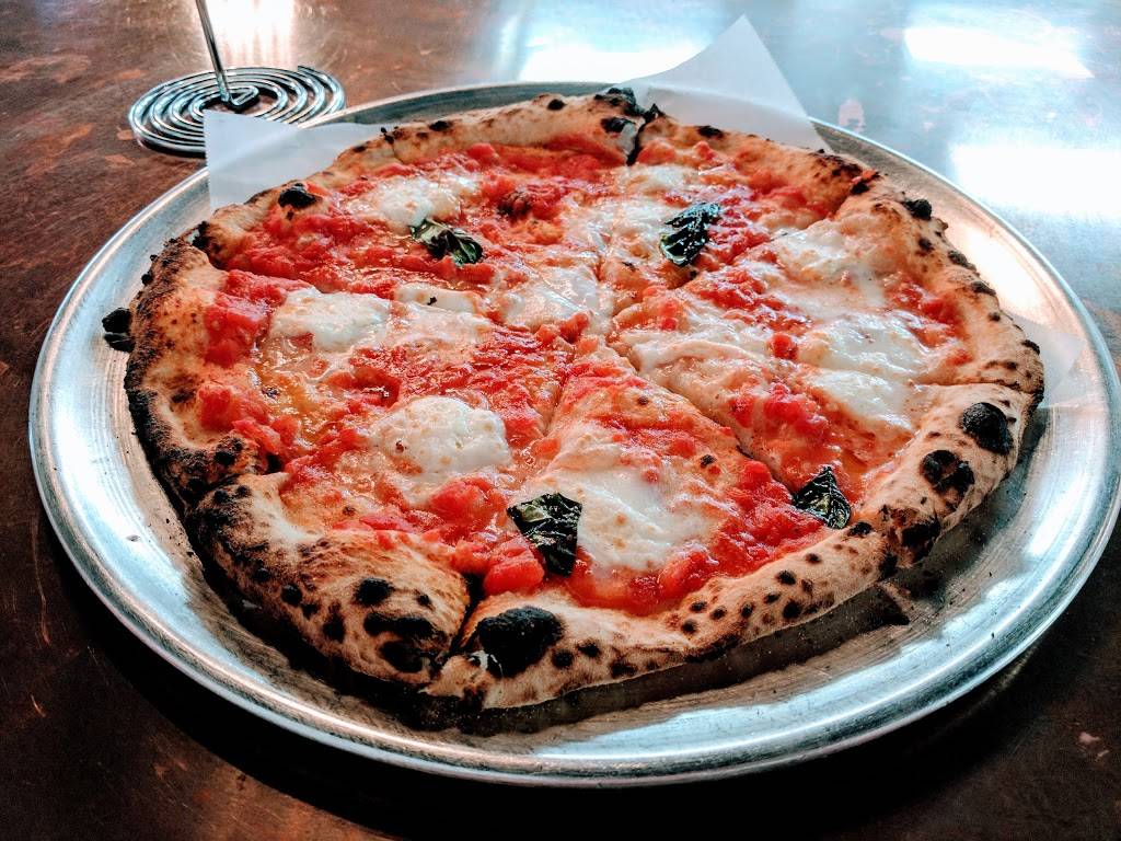 FIAMMA pizza company | restaurant | 405 N Market St, Chattanooga, TN 37405, USA | 4237137742 OR +1 423-713-7742