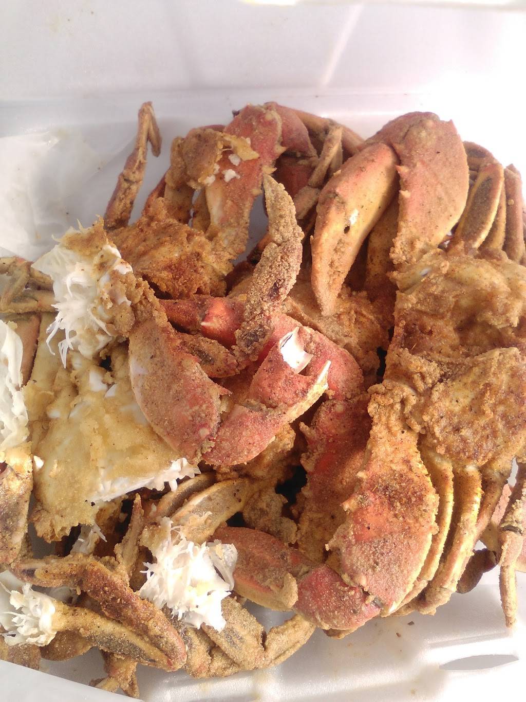 T N Crab Shack | restaurant | 2120 E Sligh Ave, Tampa, FL 33610, USA | 8132372488 OR +1 813-237-2488