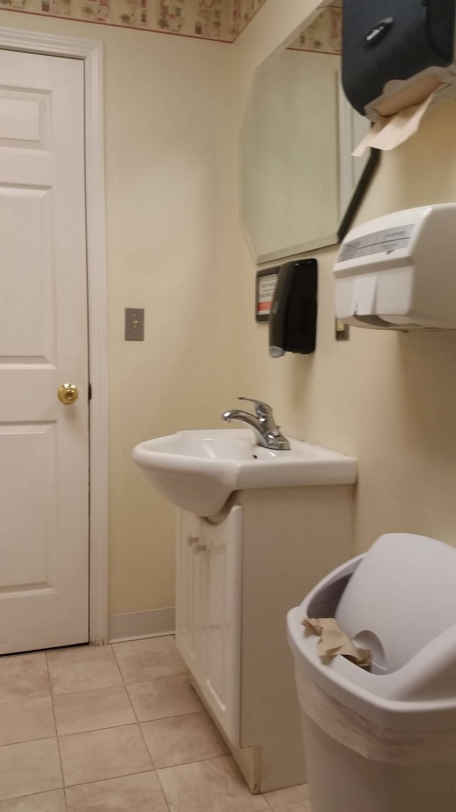 Aprils Downtown Diner | restaurant | 118 N Franklin St, Manchester, IA 52057, USA | 5639271075 OR +1 563-927-1075