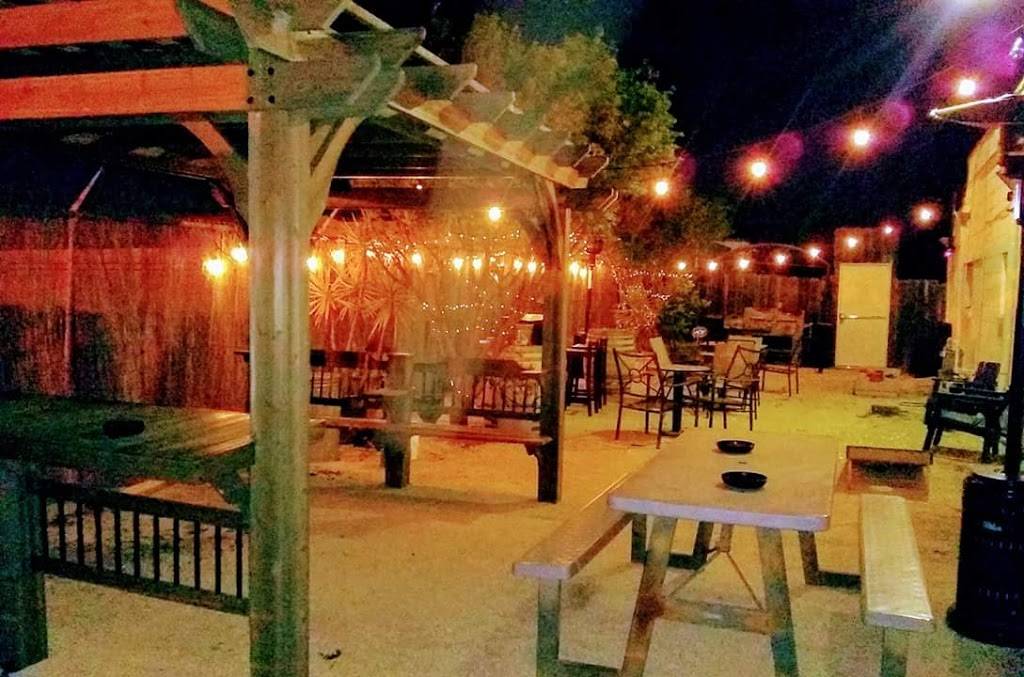 The Bandwagon Bar | restaurant | 9000, 586 Parker Rd, Fairfield, CA 94533, USA | 7074373800 OR +1 707-437-3800