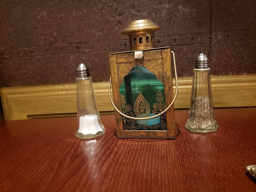 Cedar Palace | restaurant | 655 W Armitage Ave, Chicago, IL 60614, USA | 3126430933 OR +1 312-643-0933