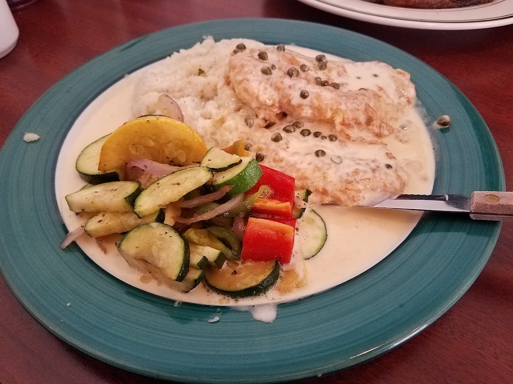 Victoria’s Family Restaurant | restaurant | 33227 Hilltop Blvd, Arrowbear Lake, CA 92382, USA | 9099390103 OR +1 909-939-0103