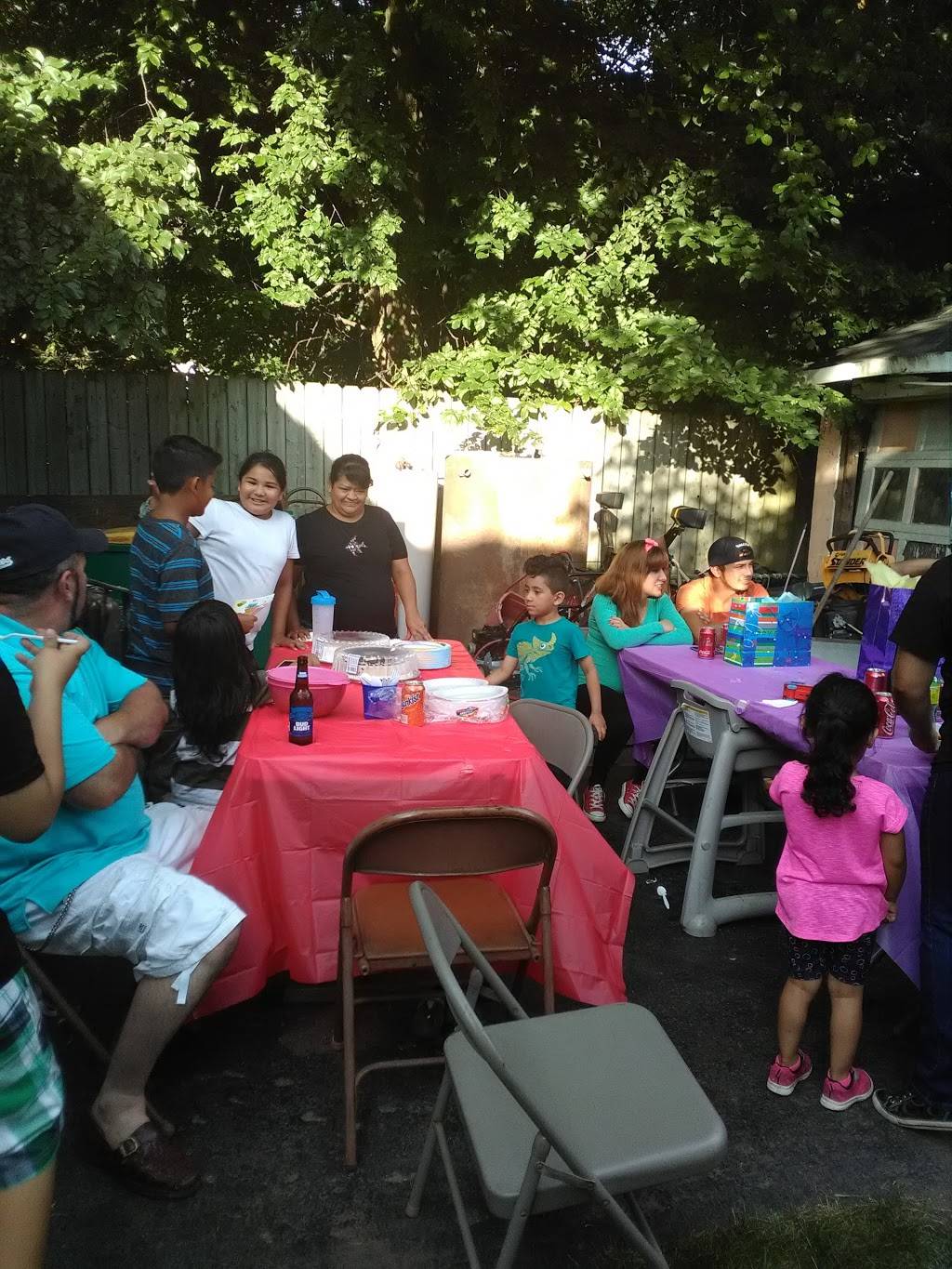 Cedar Cafe | restaurant | 1106 N Cedar Lake Rd, Round Lake Beach, IL 60073, USA | 8477409920 OR +1 847-740-9920