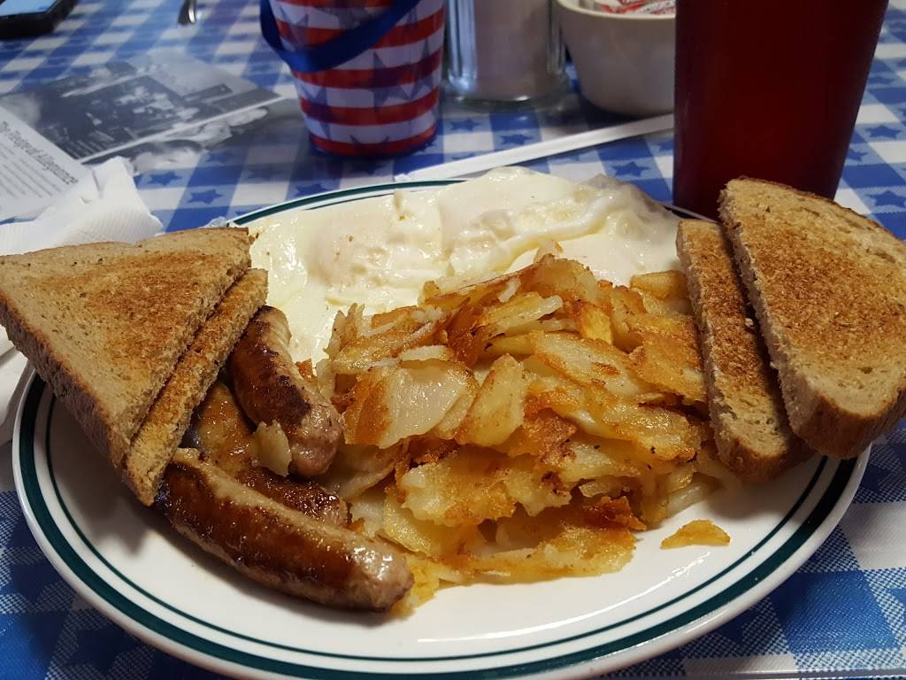 Moms Diner | restaurant | 105 Mckenzie St, Hudson, MI 49247, USA | 5174488444 OR +1 517-448-8444