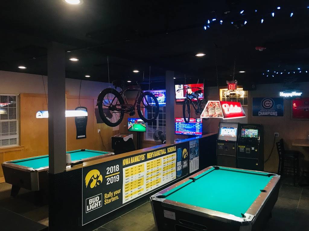 Throttle Down Sports Bar & Grill | restaurant | 607 E Marengo Rd, Tiffin, IA 52340, USA | 3195452669 OR +1 319-545-2669