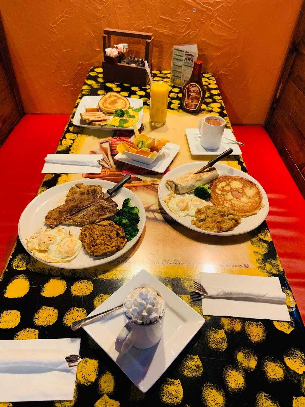 Jimadores | restaurant | 132 N Walnut Ave, Princeville, IL 61559, USA | 3093850066 OR +1 309-385-0066