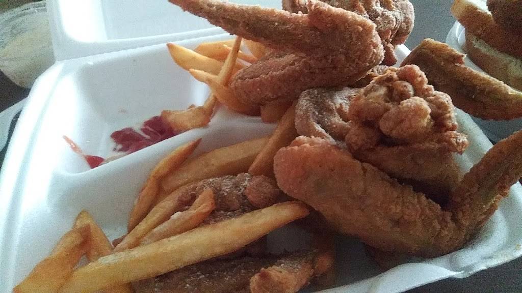 Fisher Fish & Chicken | restaurant | 3685 E Livingston Ave, Columbus, OH 43227, USA | 6143388108 OR +1 614-338-8108