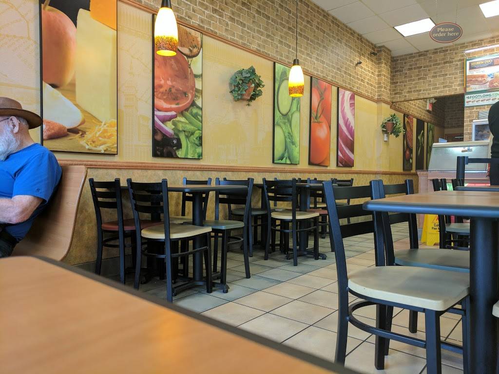Subway | restaurant | 1102 E Rio Grande St, Victoria, TX 77901, USA | 3614850387 OR +1 361-485-0387