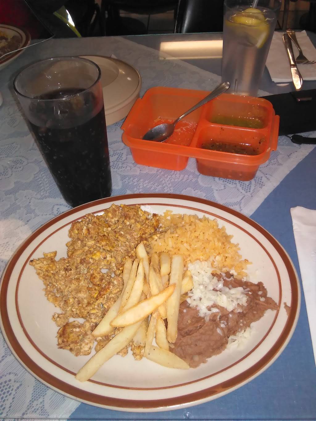 Marias Cafe | restaurant | 120 E Market St, Stockton, CA 95202, USA | 2094644135 OR +1 209-464-4135