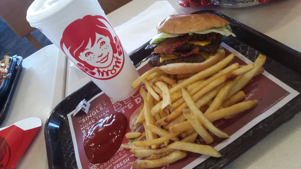 Wendys | restaurant | 830 E Lewis and Clark Pkwy, Clarksville, IN 47129, USA | 8122888833 OR +1 812-288-8833