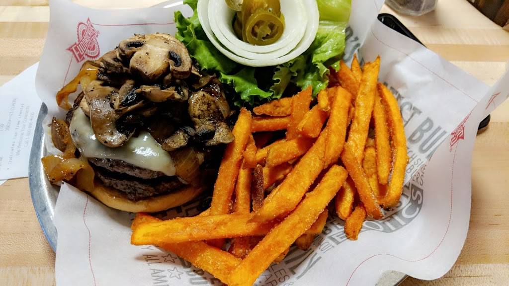 Fuddruckers | restaurant | 8602 Botts Ln, San Antonio, TX 78217, USA | 2108246703 OR +1 210-824-6703