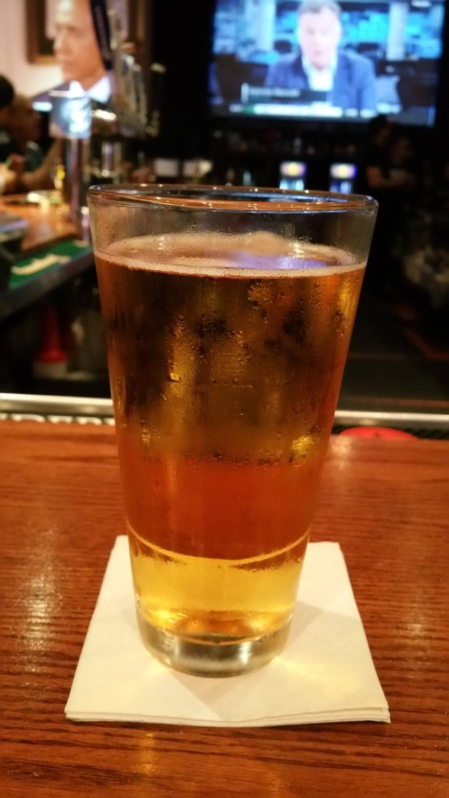 Luckys Sports Theatre & Grill | restaurant | 7027 Manchester Blvd B, Alexandria, VA 22310, USA | 7039220404 OR +1 703-922-0404