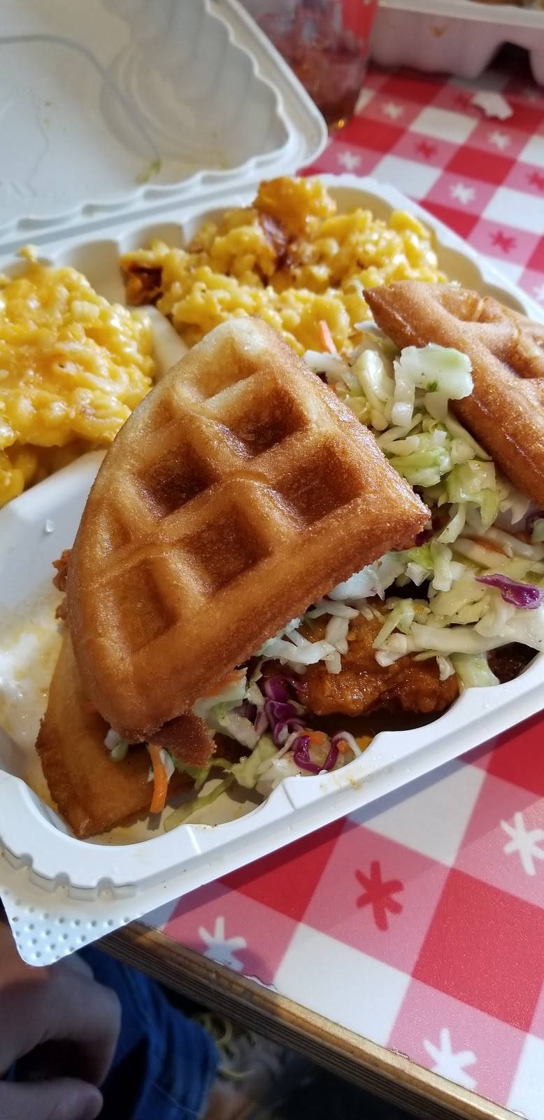 Hot Chicken Takeover | restaurant | 4203 N High St, Columbus, OH 43214, USA | 6147541151 OR +1 614-754-1151