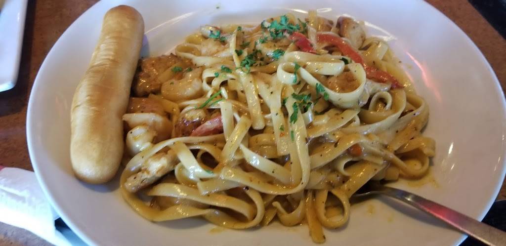 TGI Fridays | restaurant | 1695 E Golf Rd, Schaumburg, IL 60173, USA | 8479690126 OR +1 847-969-0126