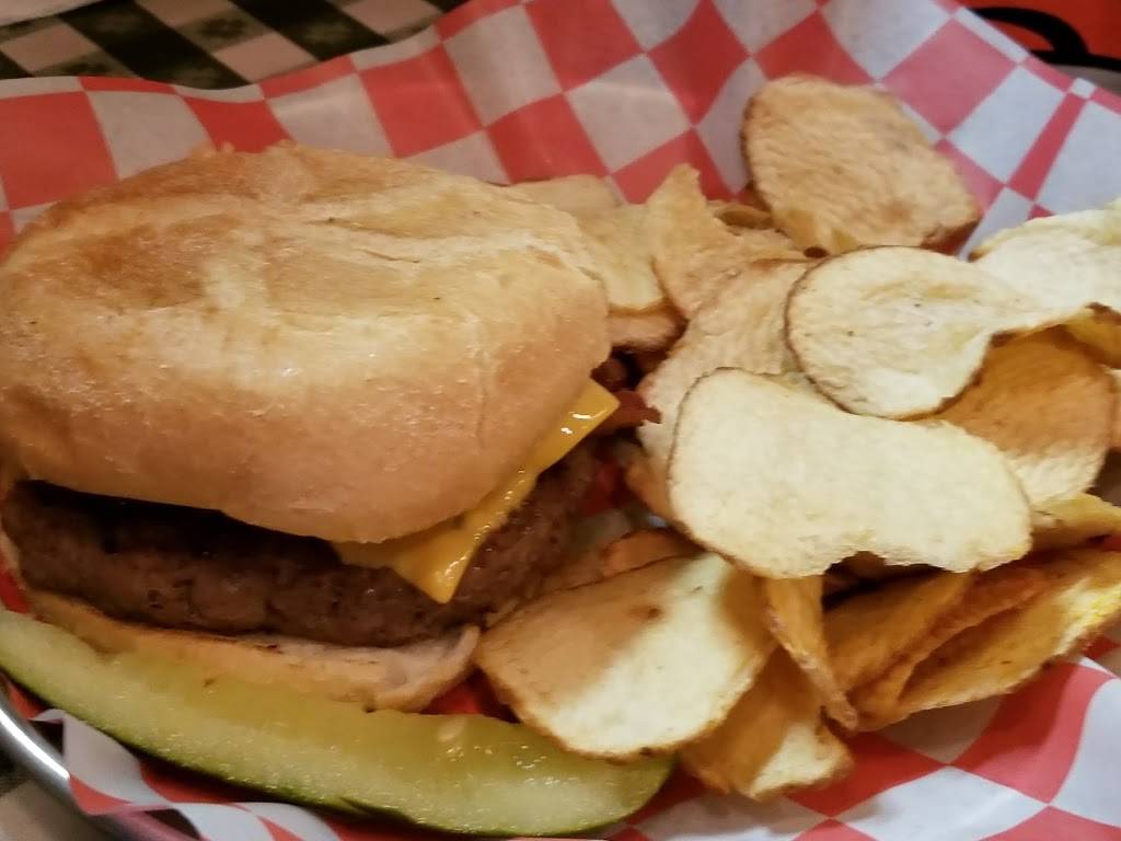 Vinnys Italian Grill | restaurant | 241 Connor Dr #1, Charlottesville, VA 22911, USA | 4349734055 OR +1 434-973-4055