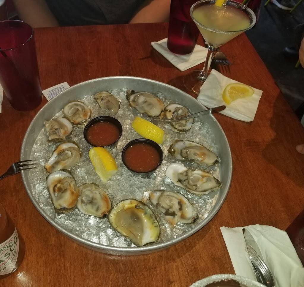 Burger Bar at Gallos | restaurant | 3013, 8101, Roosevelt Blvd, Philadelphia, PA 19152, USA | 2153330484 OR +1 215-333-0484