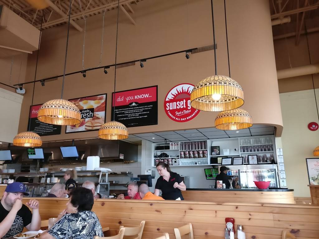 Sunset Grill | restaurant | 75 Centennial Pkwy N, Hamilton, ON L8E 2P2, Canada | 9055738688 OR +1 905-573-8688