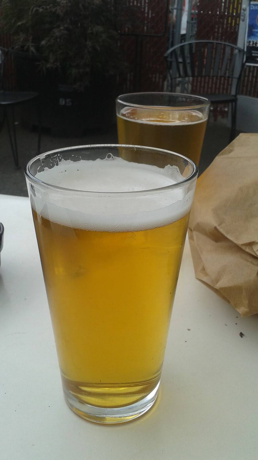 Tired Feat Tavern | restaurant | 8431 SE 82nd Ave, Portland, OR 97266, USA | 5037742400 OR +1 503-774-2400