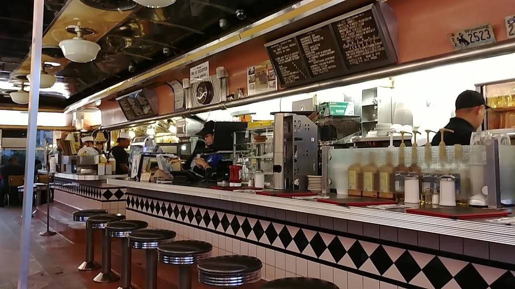 Jackson Hole | restaurant | 69-35 Astoria Blvd N, East Elmhurst, NY 11370, USA | 7182047070 OR +1 718-204-7070